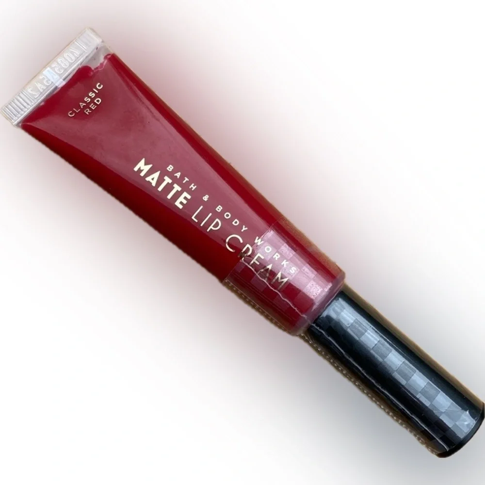 Bath & Body Works Classic Red Matte Lip Cream Lipstick 0.44 FLOZ Full Size